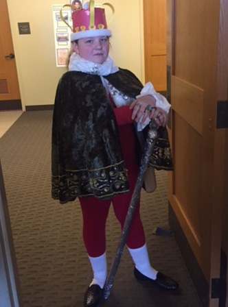 Young Sofia dressed up as King George